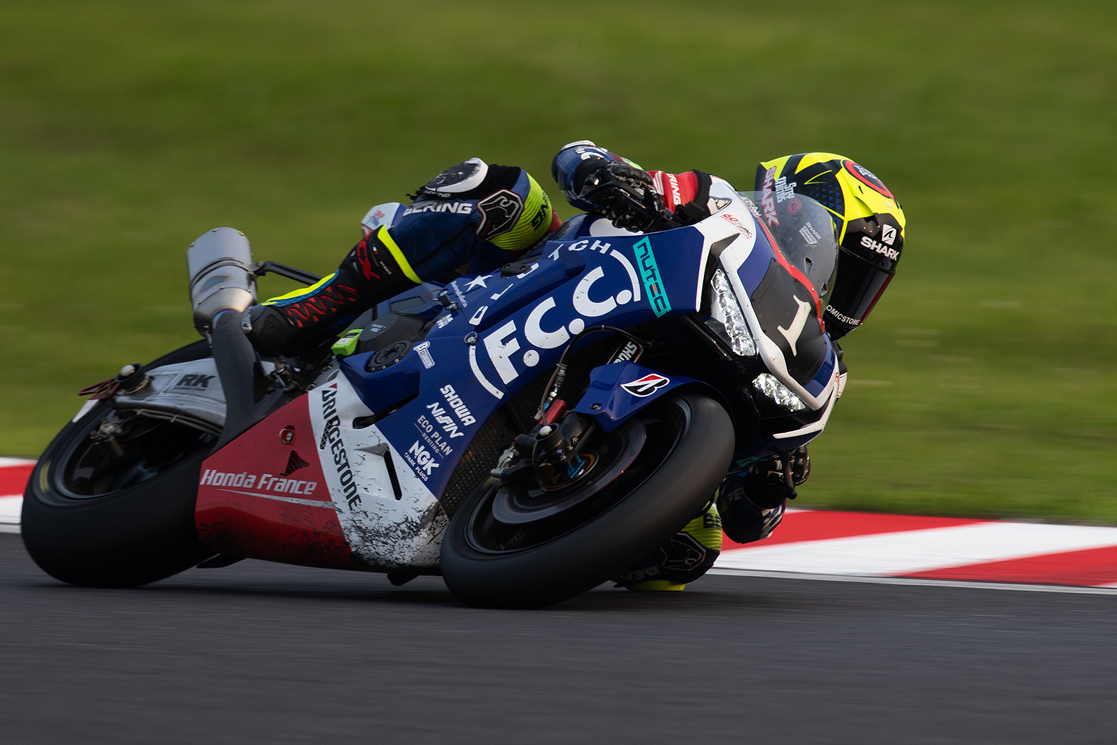 鈴鹿８時間耐久ロードレース（その３）_a0003166_21360674.jpg