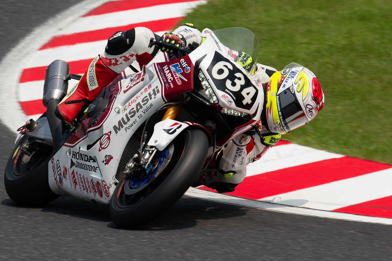 鈴鹿８時間耐久ロードレース（その３）_a0003166_21360776.jpg