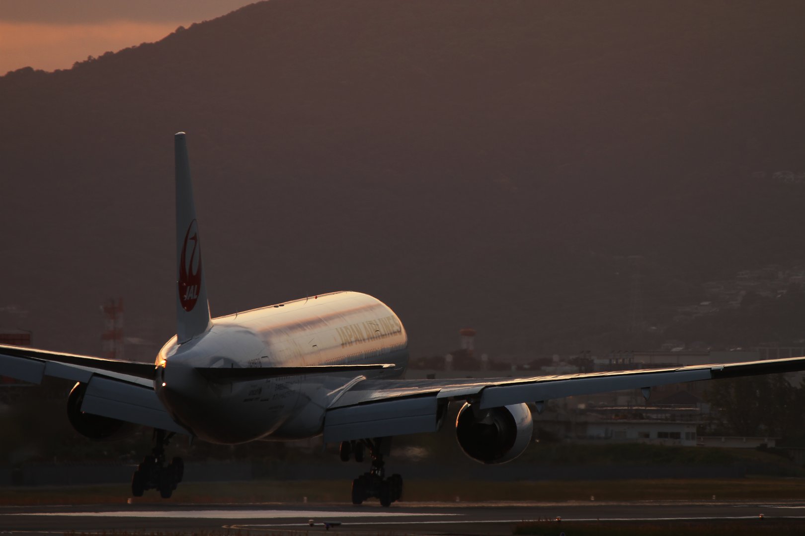 飛行機 夕焼け （千里川）_a0003166_21464344.jpg