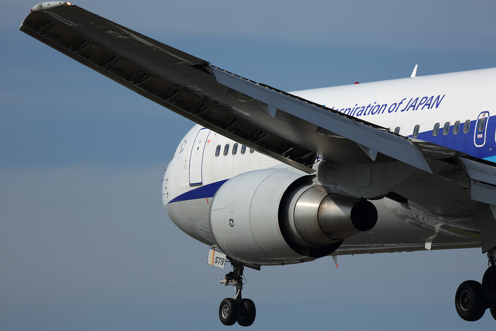 飛行機　（伊丹空港 スカイパーク、千里川）_a0003166_21465513.jpg