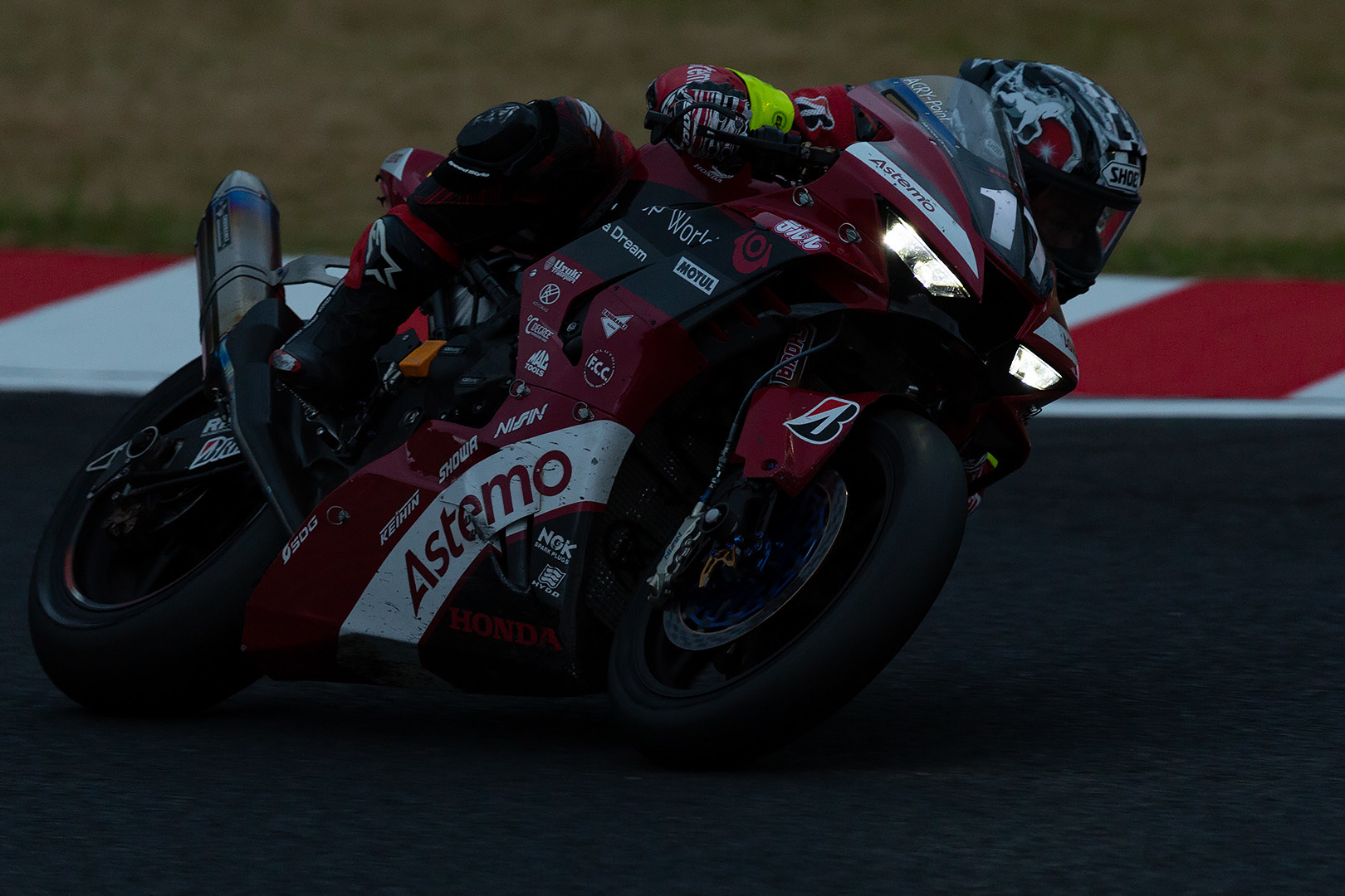 鈴鹿８時間耐久ロードレース その２_a0003166_22042862.jpg