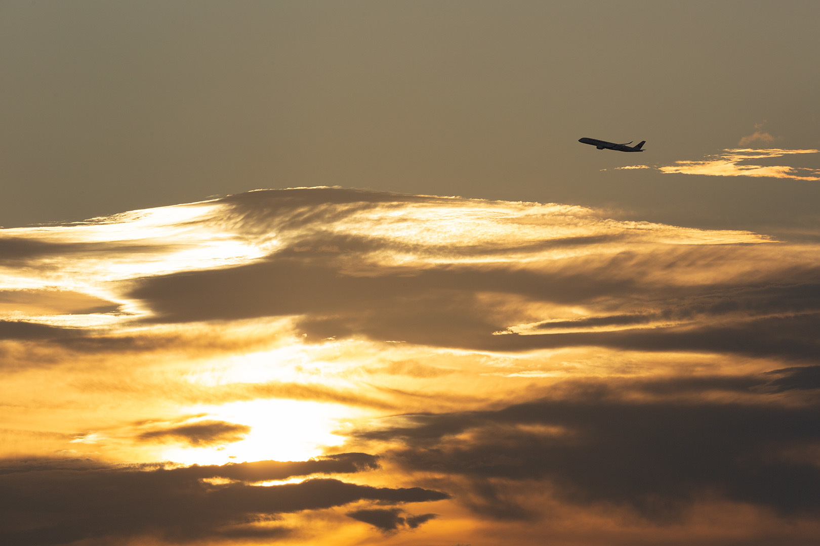 夕焼け　大阪空港_a0003166_22100532.jpg