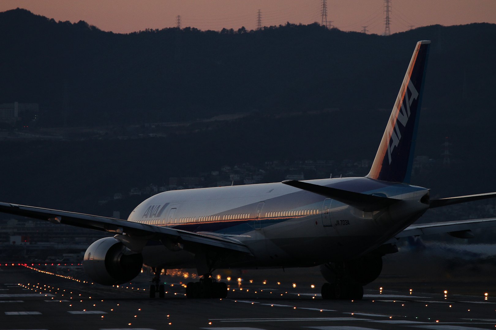 飛行機　（千里川　夕方）_a0003166_22191410.jpg