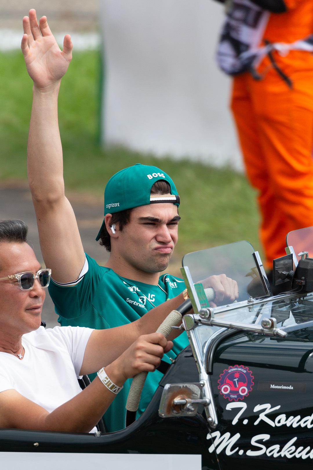 F1 ドライバーズパレード （アロンソ、ボッタス、ヒュルケンベルグ、マグヌッセン、周、ストロール、サージェント）_a0003166_22195630.jpg