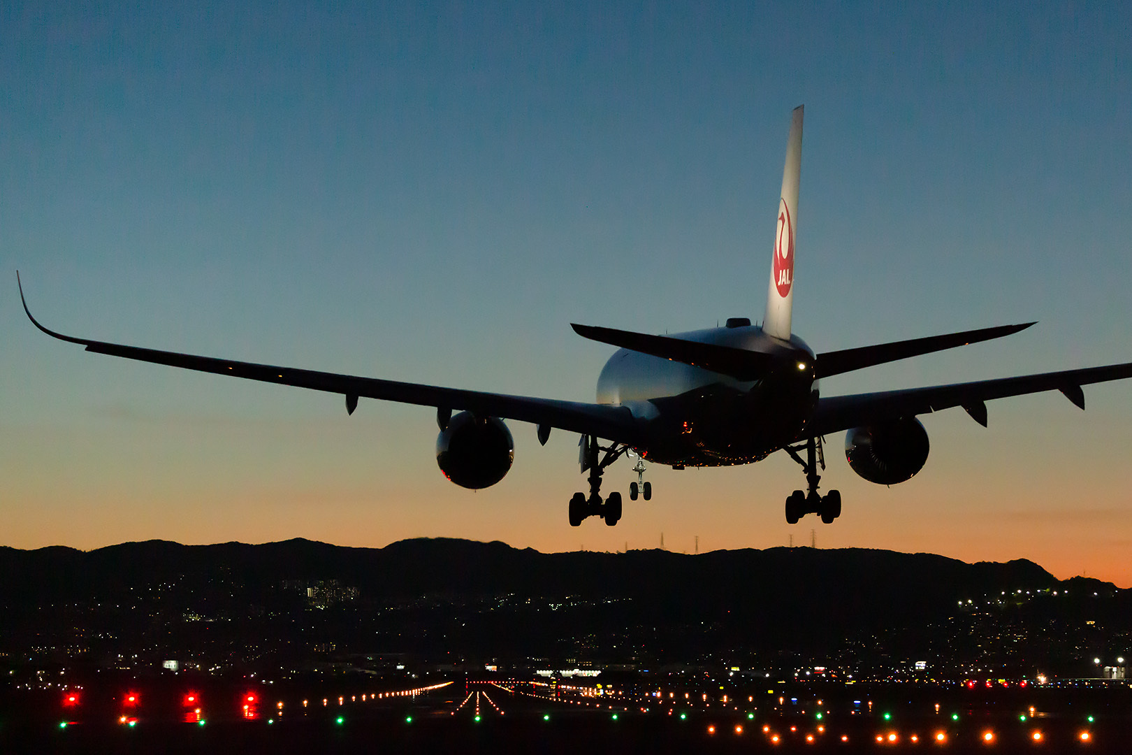 大阪空港　Ａ３５０_a0003166_22204272.jpg