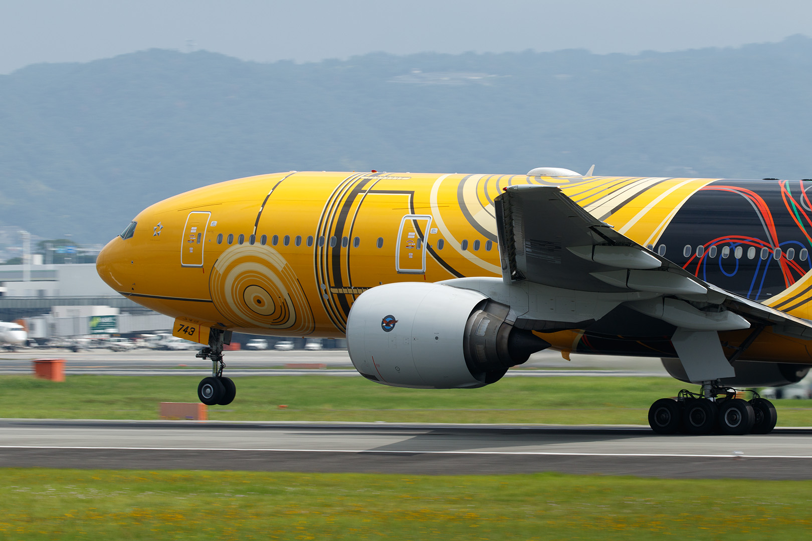 C-3PO ANA JET など （伊丹スカイパーク）_a0003166_22385423.jpg