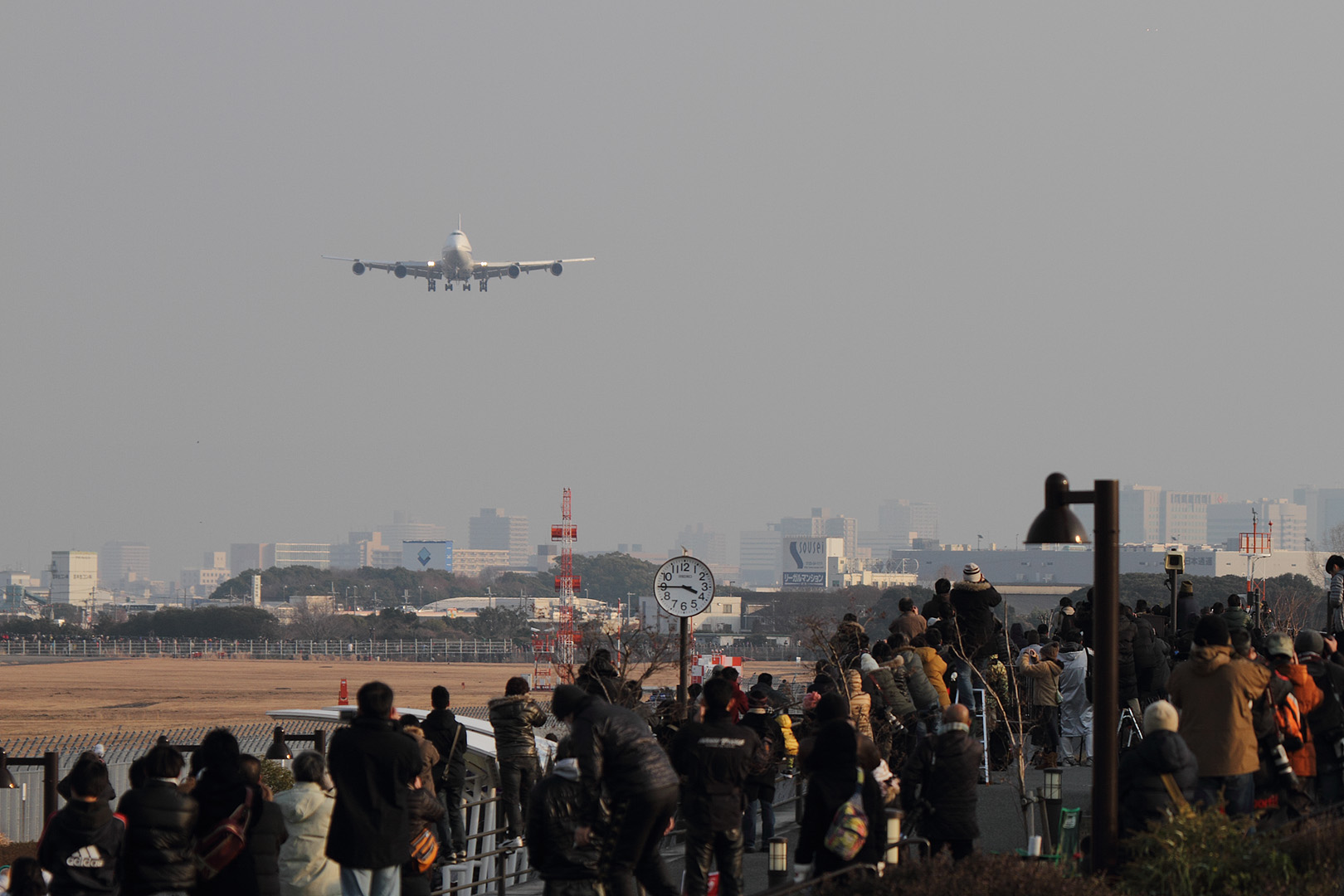 写真メモ Ｂ７４７伊丹イベントに多くの人 （伊丹スカイパーク、千里川、ターミナル）_a0003166_22413817.jpg