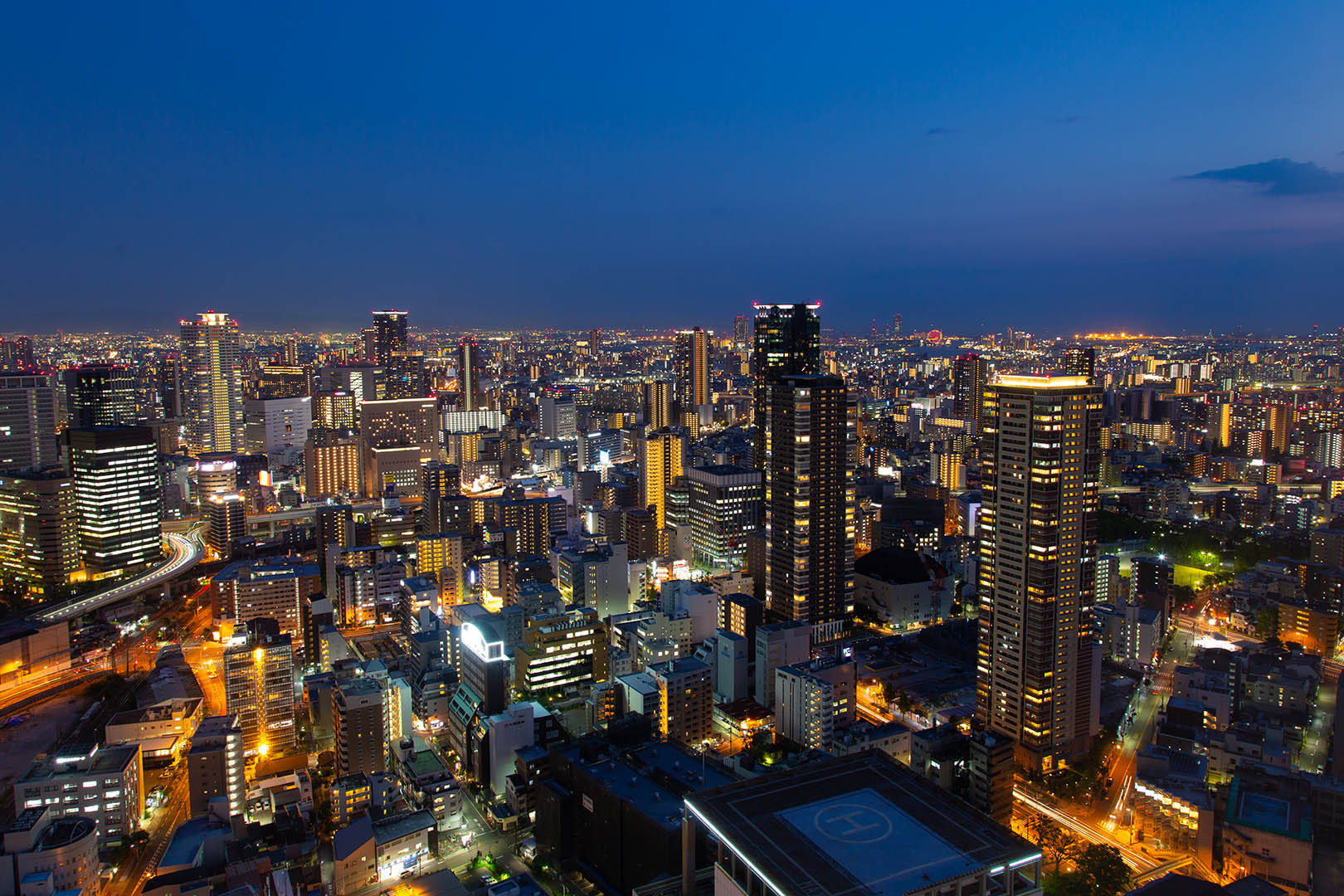 夜景 （梅田スカイビル 空中庭園展望台）_a0003166_22485275.jpg