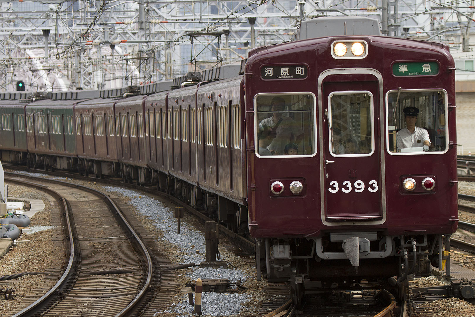 阪急 京とれいん、1300系、2300系など　（十三、梅田）_a0003166_22502787.jpg