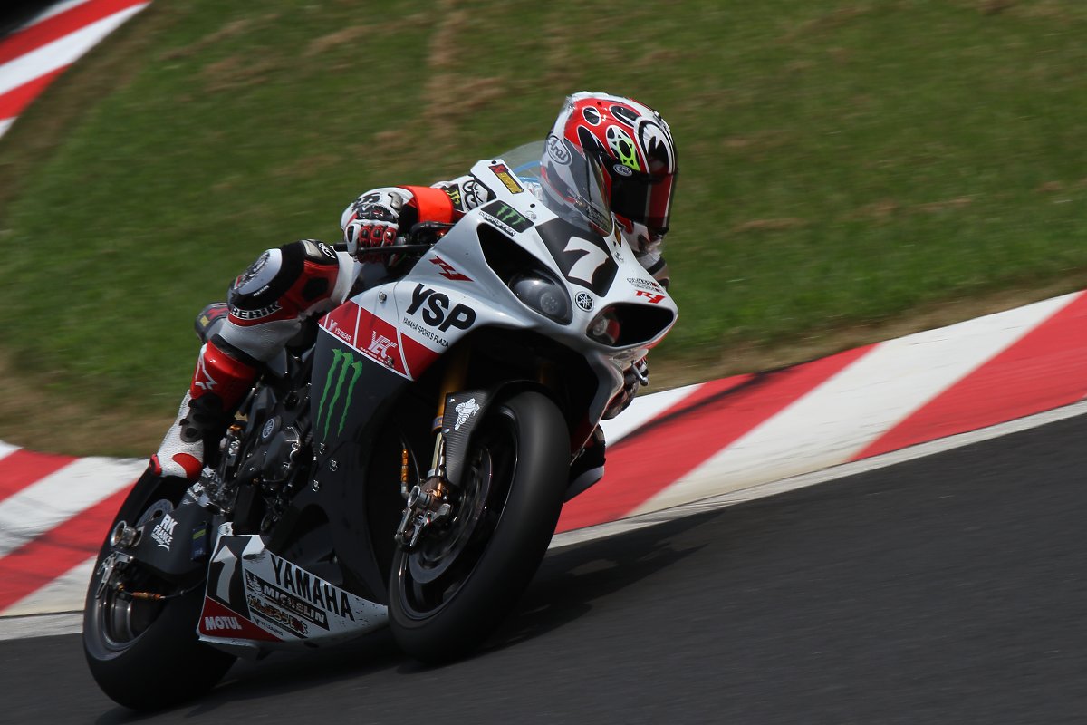 中須賀克行 代役なのにＭｏｔｏＧＰで２位獲得_a0003166_22511664.jpg
