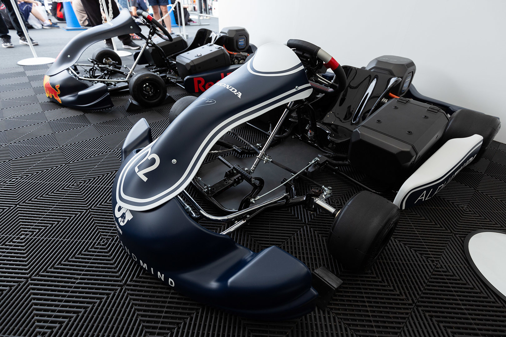 F1 展示など_a0003166_22540222.jpg