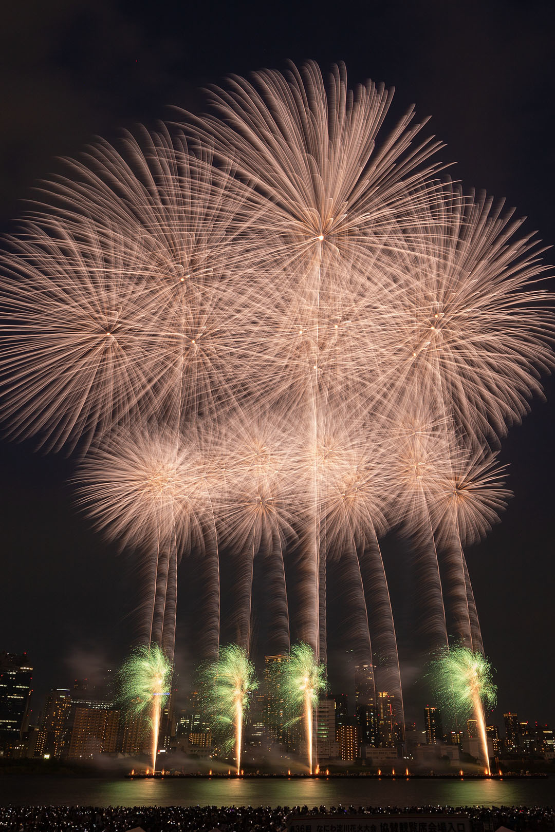 なにわ淀川花火大会　その１_a0003166_22572095.jpg