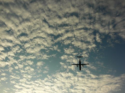 雲と飛行機１_a0003166_22574587.jpg