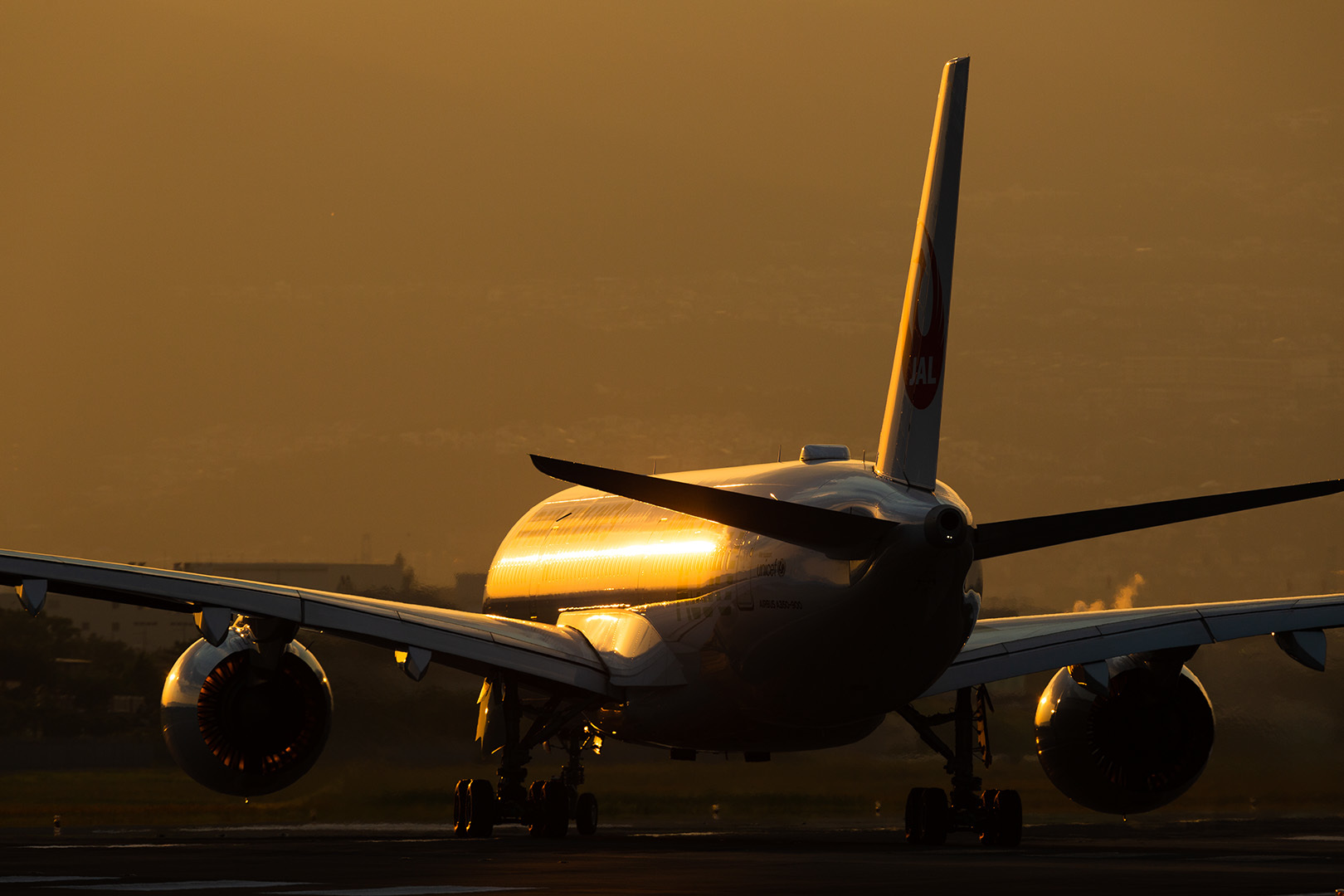 大阪空港　Ａ３５０_a0003166_23014523.jpg
