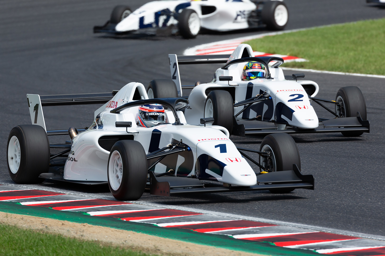 佐藤琢磨 岩佐歩夢　ホンダレーシングスクールの新車両_a0003166_23064319.jpg