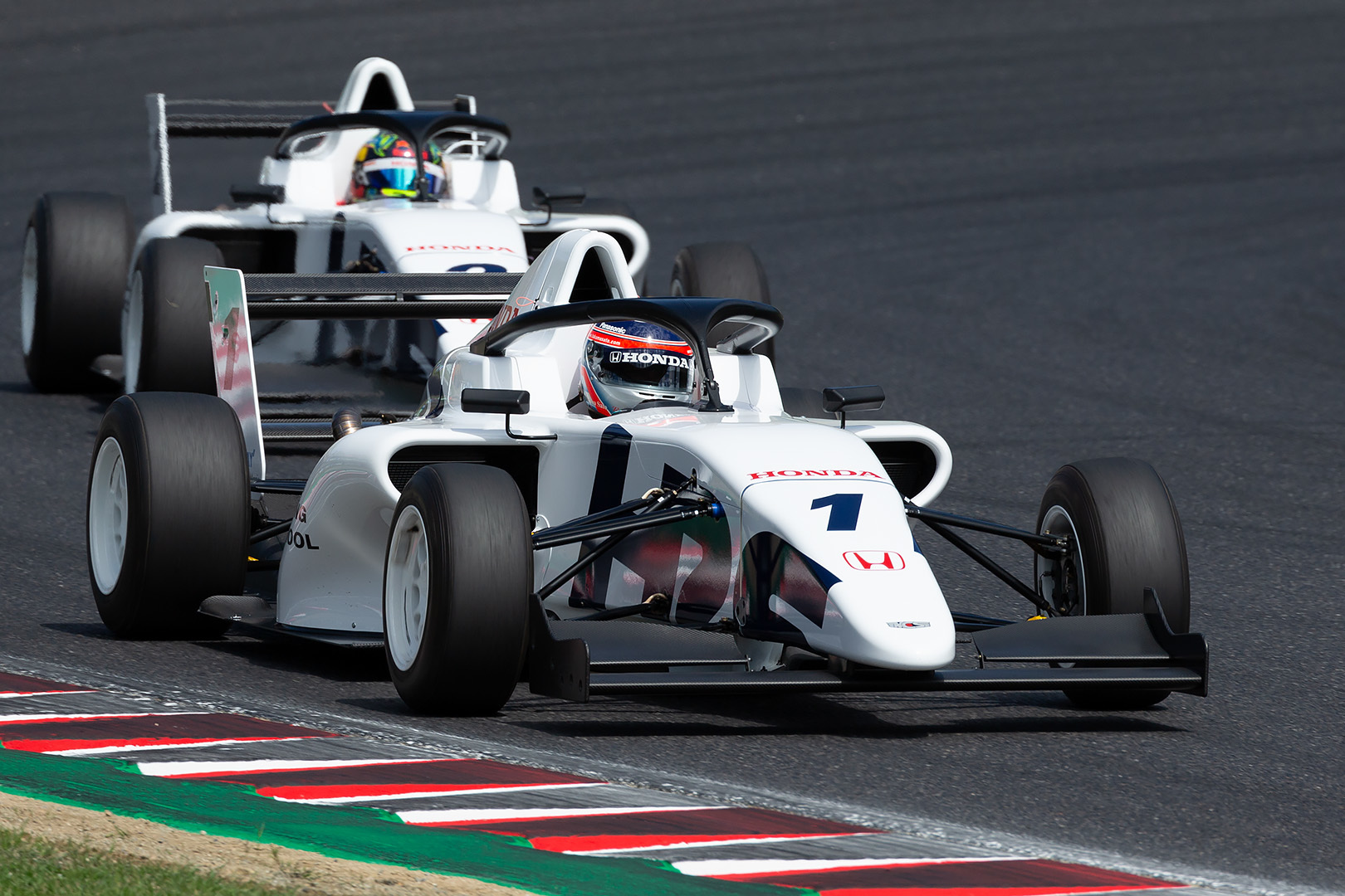 佐藤琢磨 岩佐歩夢　ホンダレーシングスクールの新車両_a0003166_23064530.jpg