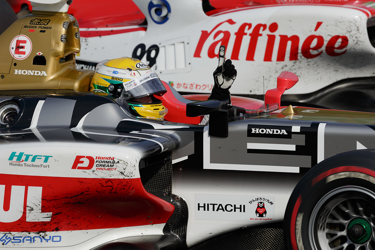 スーパーフォーミュラ （鈴鹿２＆４レース）_a0003166_23095908.jpg