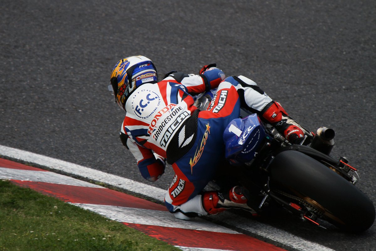 バイク＆車　（鈴鹿２＆４レース）_a0003166_23124087.jpg