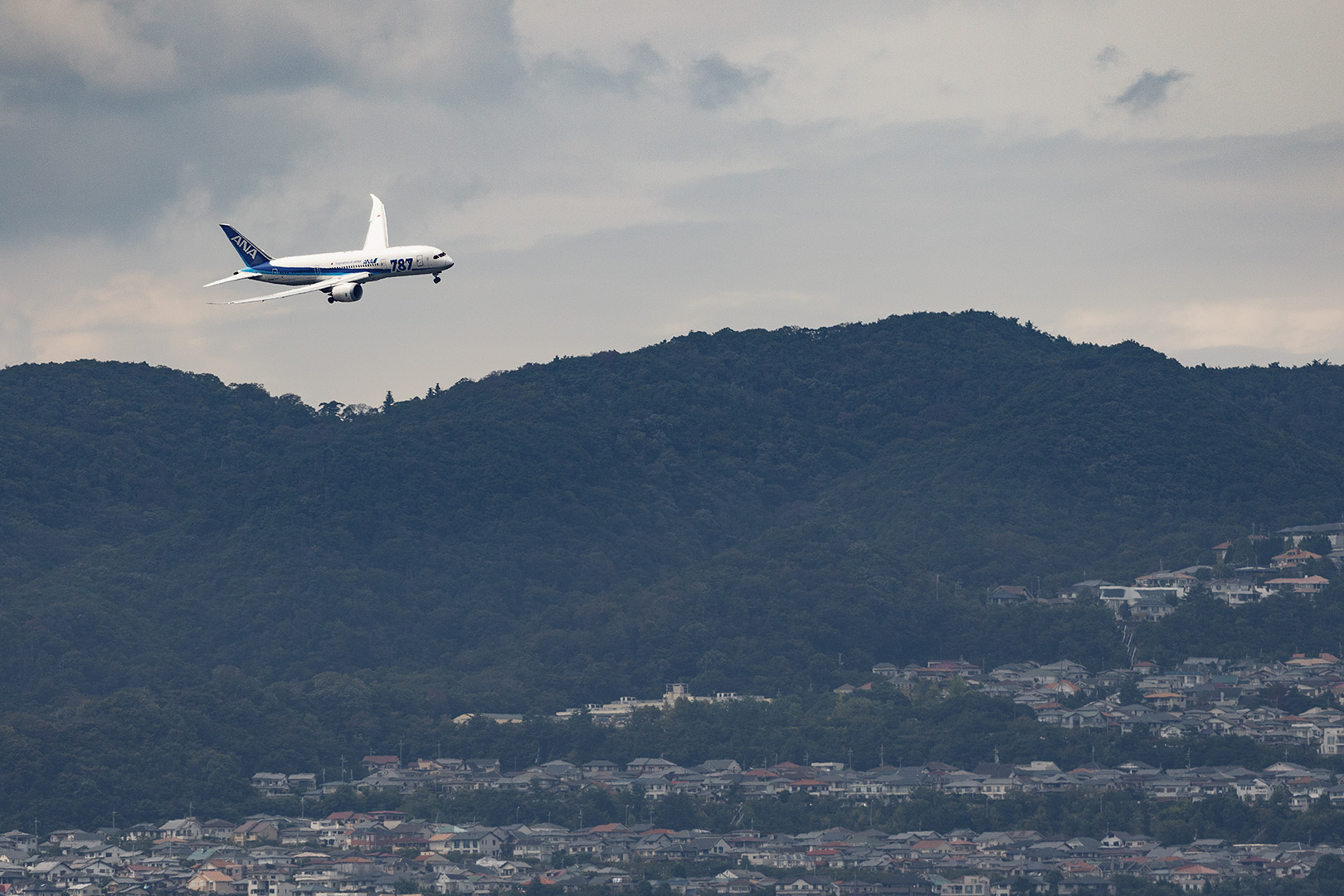 伊丹空港　１４Ｒ＆１４Ｌ　（猪名川土手、エアフロントオアシス下河原）_a0003166_23144216.jpg