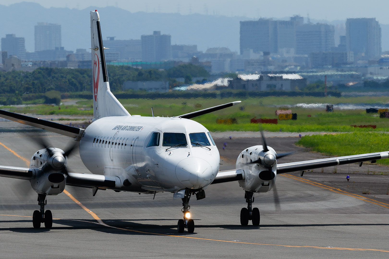 伊丹空港　１４Ｒ＆１４Ｌ　（猪名川土手、エアフロントオアシス下河原）_a0003166_23144258.jpg
