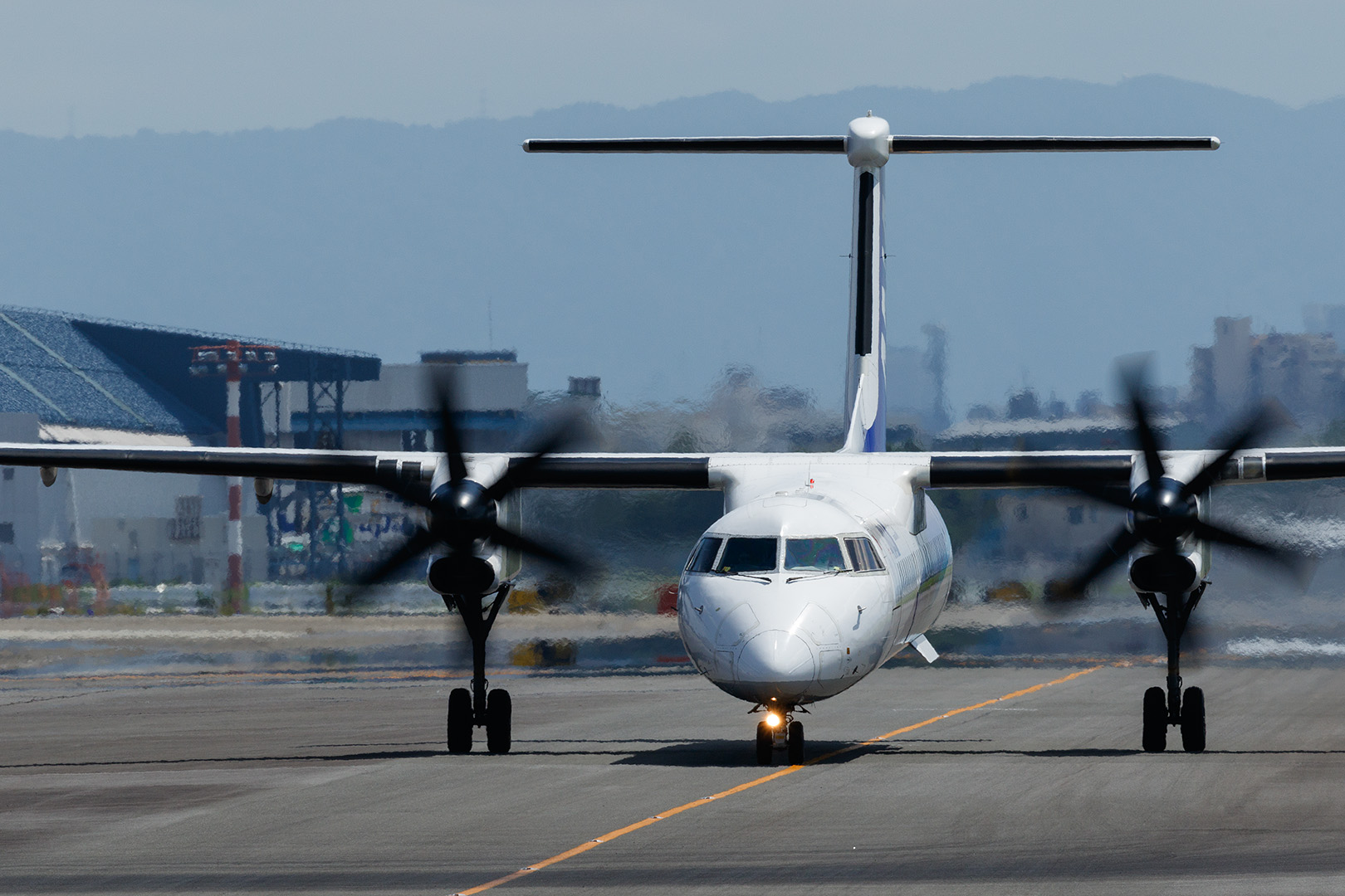 伊丹空港　１４Ｒ＆１４Ｌ　（猪名川土手、エアフロントオアシス下河原）_a0003166_23145215.jpg