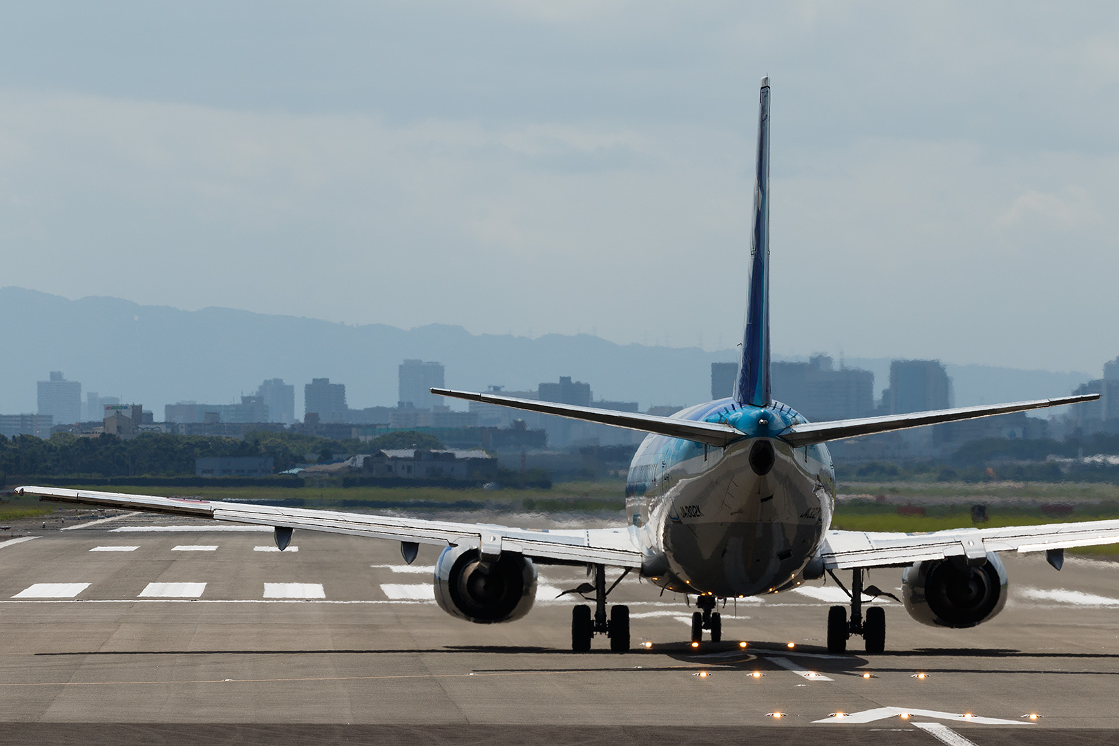 伊丹空港　１４Ｒ＆１４Ｌ　（猪名川土手、エアフロントオアシス下河原）_a0003166_23145377.jpg