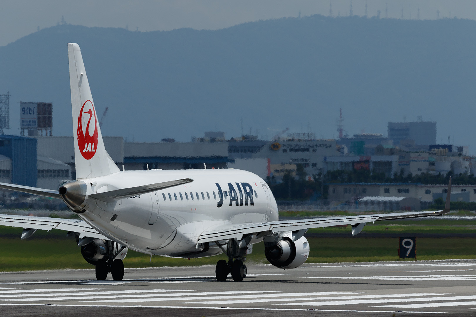 伊丹空港　１４Ｒ＆１４Ｌ　（猪名川土手、エアフロントオアシス下河原）_a0003166_23145484.jpg