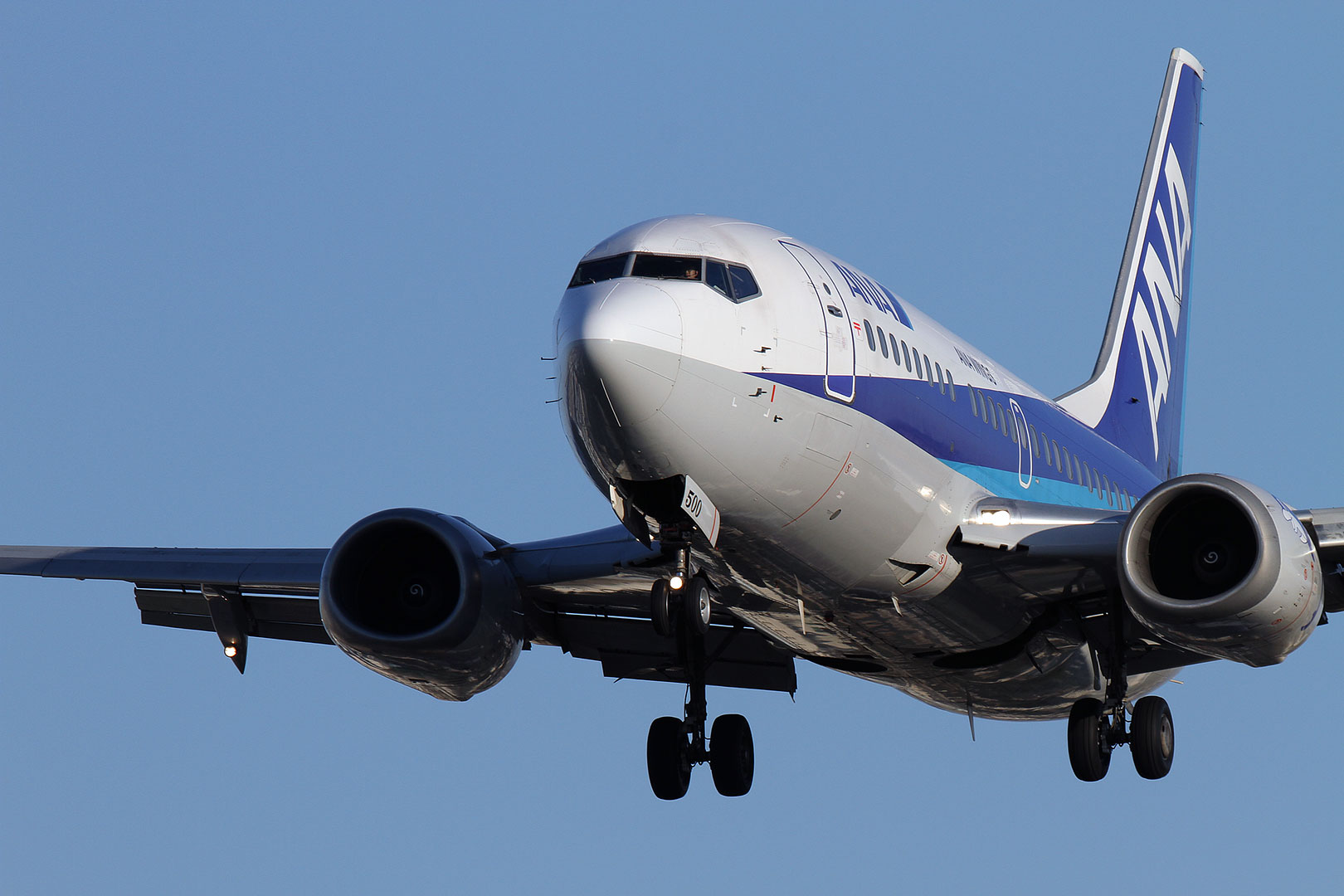 Ｂ７３７　（伊丹空港、千里川）_a0003166_2314647.jpg