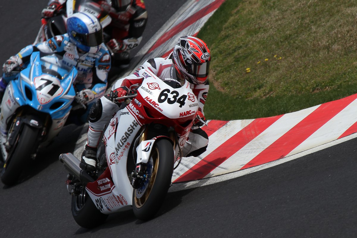 鈴鹿 2＆4レース_a0003166_23171890.jpg