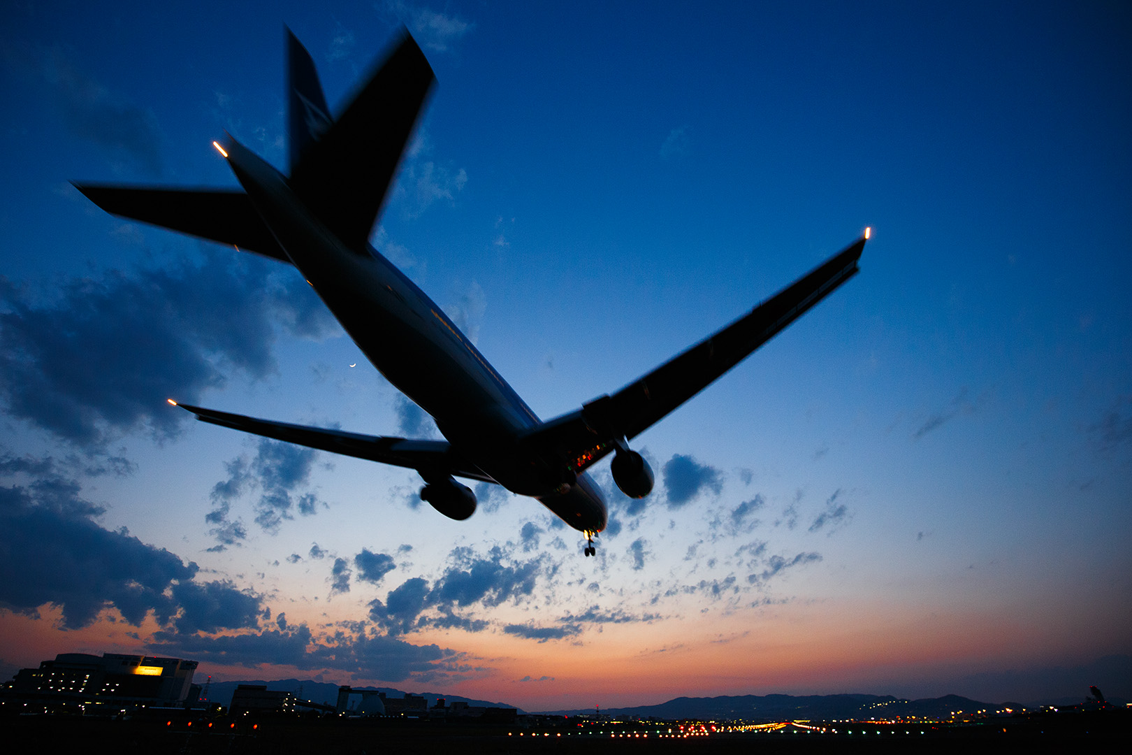 飛行機　夕焼け （伊丹空港 千里川）_a0003166_23195721.jpg