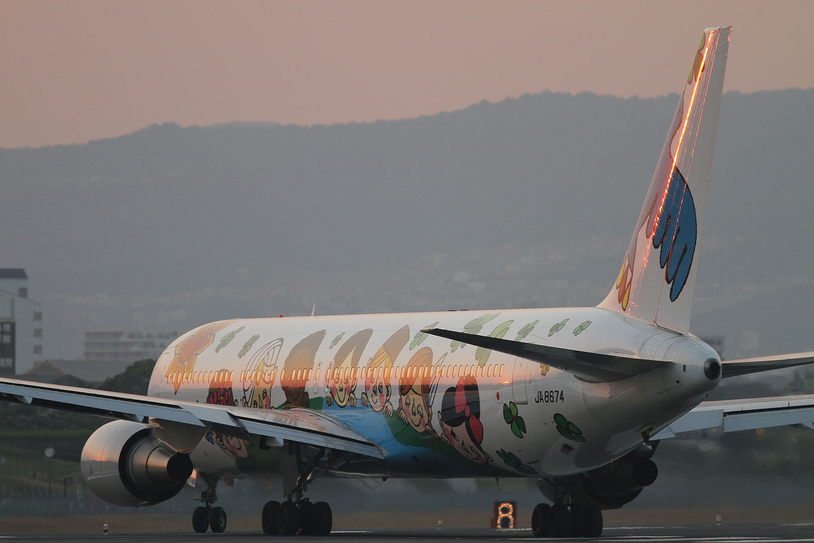 モヒカンジェット、ゆめジェット （伊丹空港、千里川）_a0003166_23323790.jpg