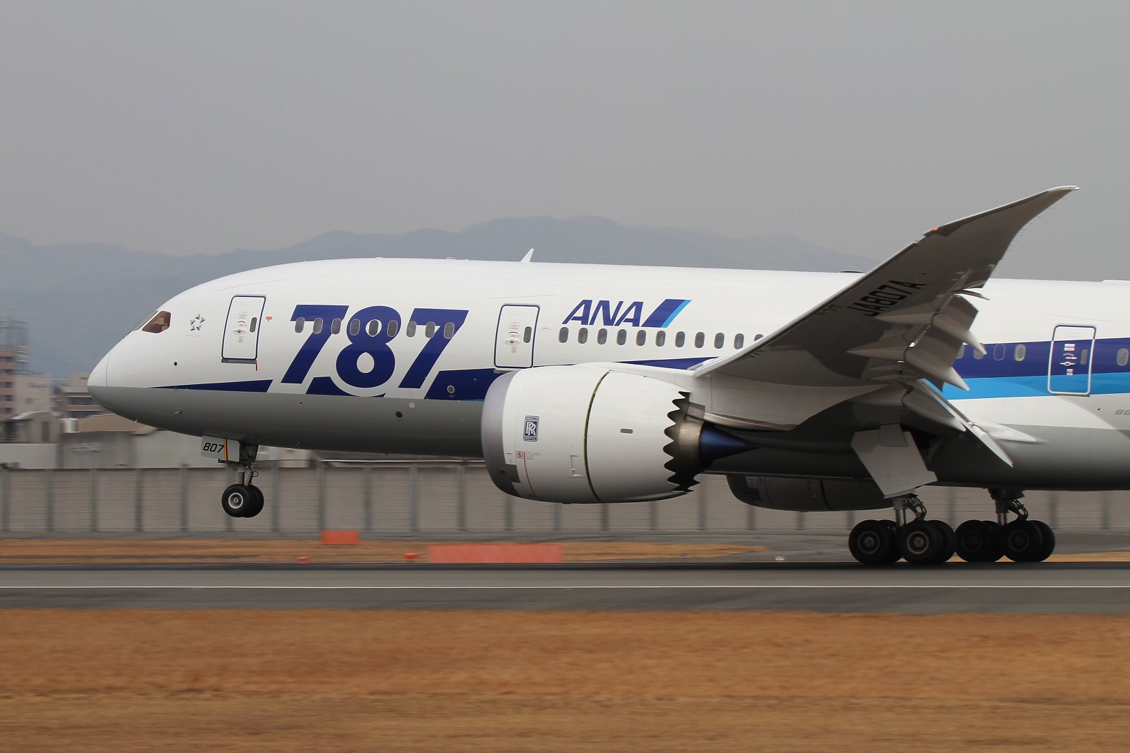 ボーイング７８７　（スカイランドＨＡＲＡＤＡ駐車場など）_a0003166_23332917.jpg