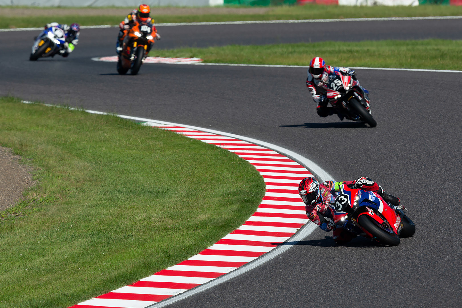 鈴鹿8時間耐久ロードレース その１_a0003166_23360013.jpg