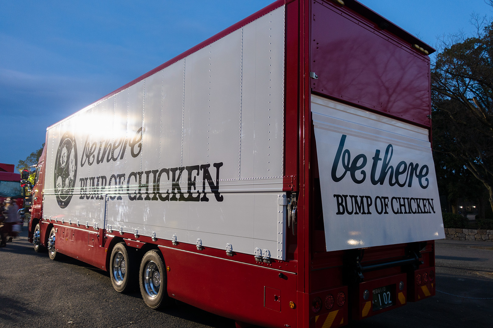 BUMP OF CHICKEN のトラック_a0003166_23365059.jpg