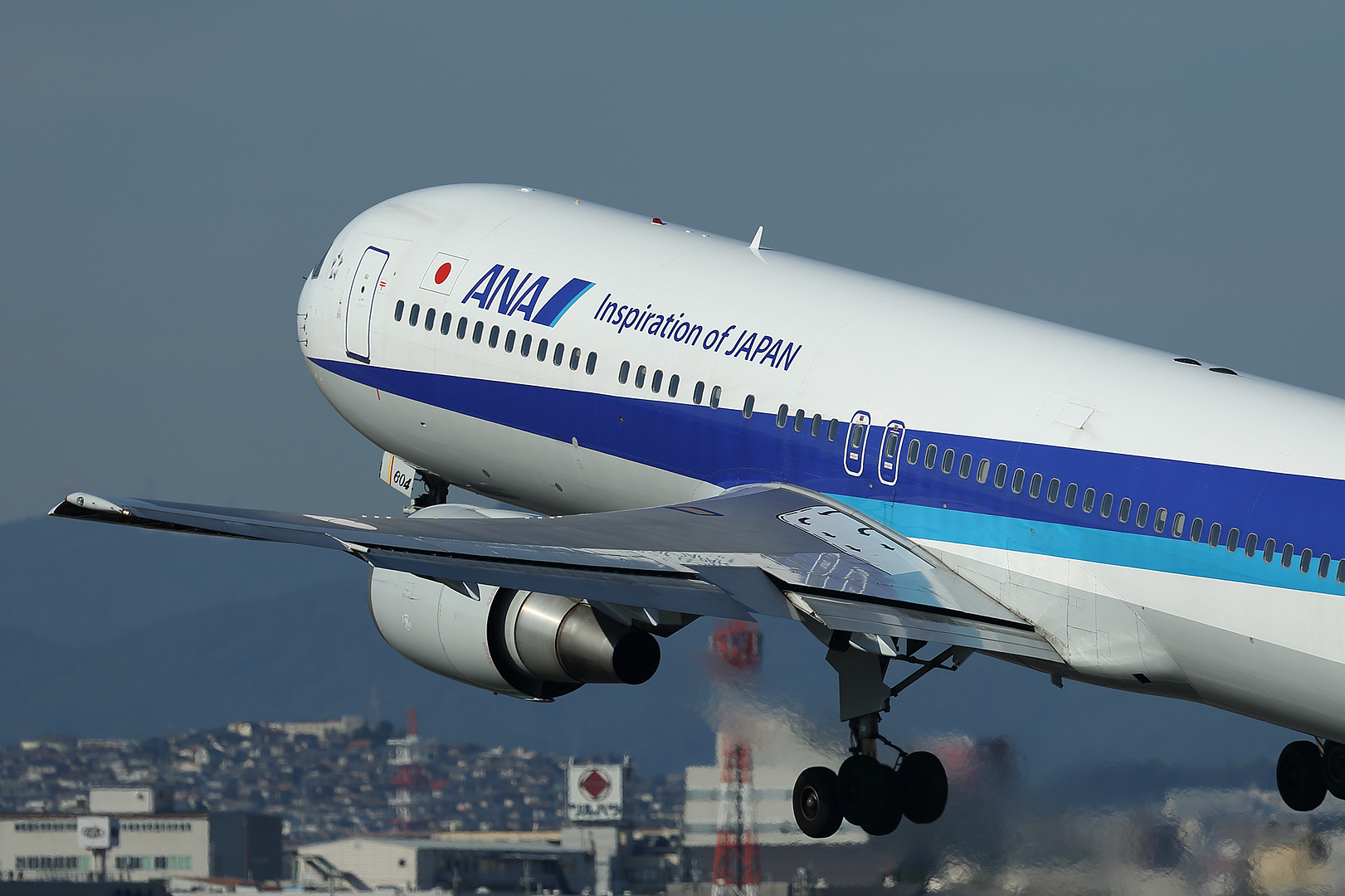飛行機 （伊丹空港）_a0003166_2339279.jpg