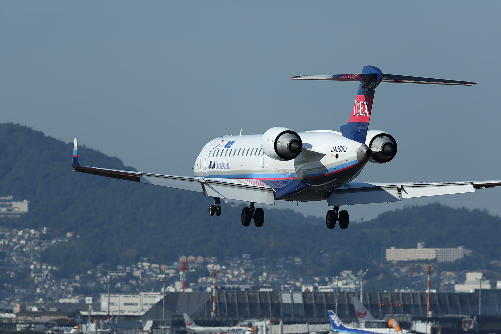 飛行機 （伊丹空港）_a0003166_23394031.jpg
