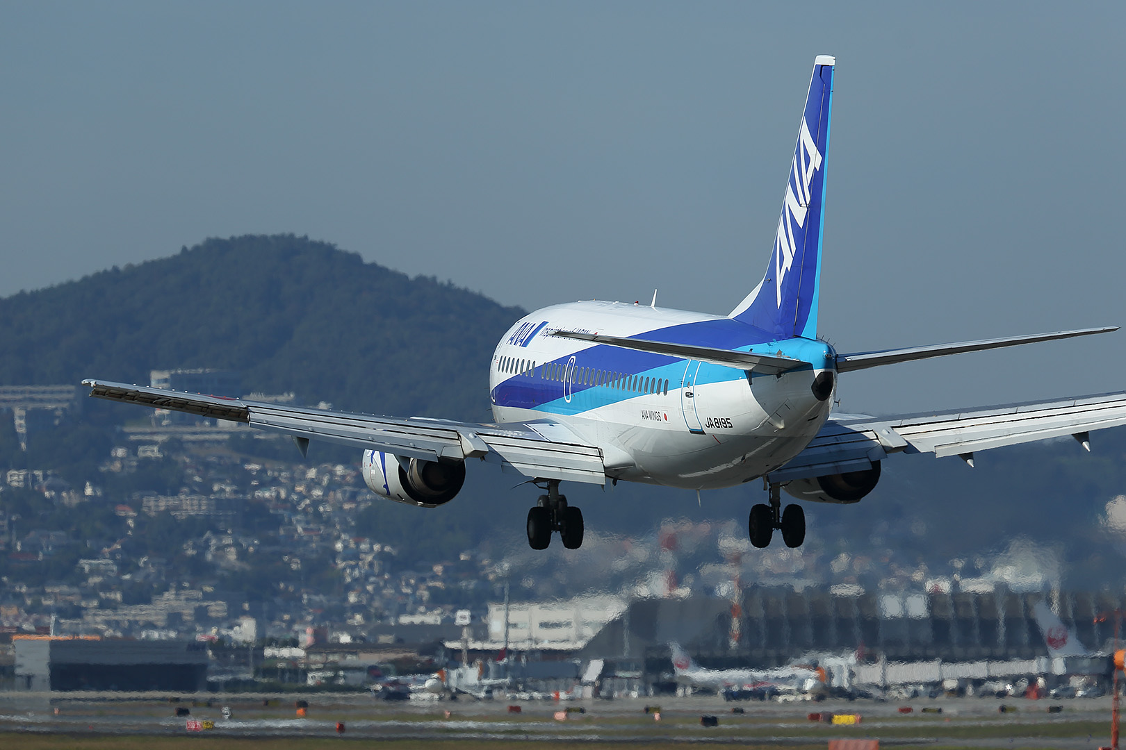 飛行機 （伊丹空港）_a0003166_23394771.jpg