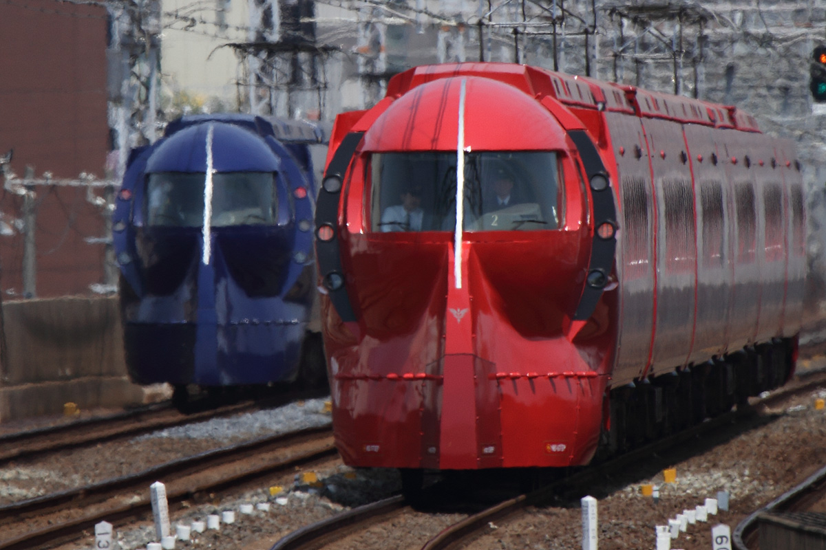 南海電鉄 特急ラピート 青＆赤（ネオ・ジオンバージョン）　（粉浜駅）_a0003166_23405611.jpg