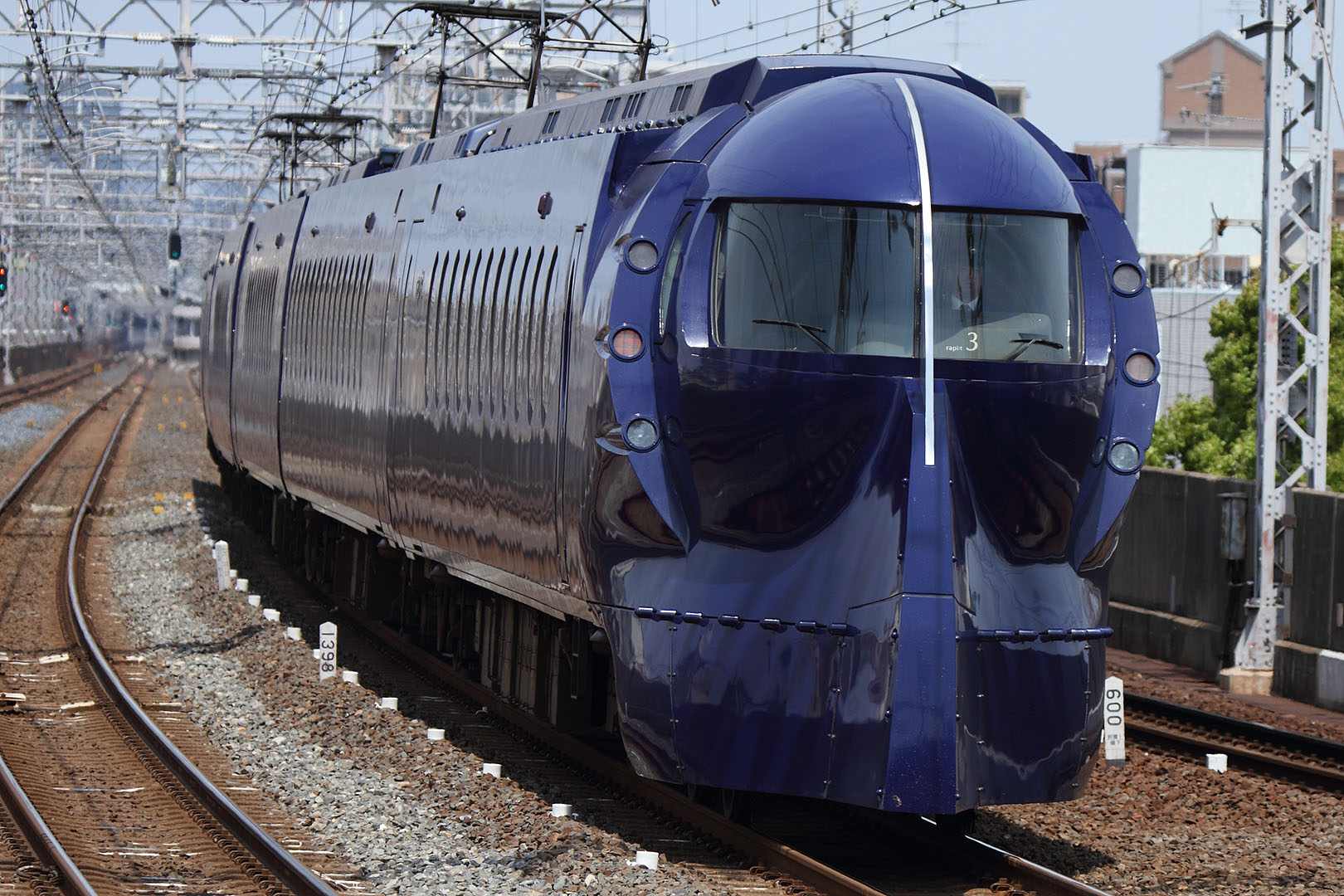南海電鉄 特急ラピート 青＆赤（ネオ・ジオンバージョン）　（粉浜駅）_a0003166_2341232.jpg