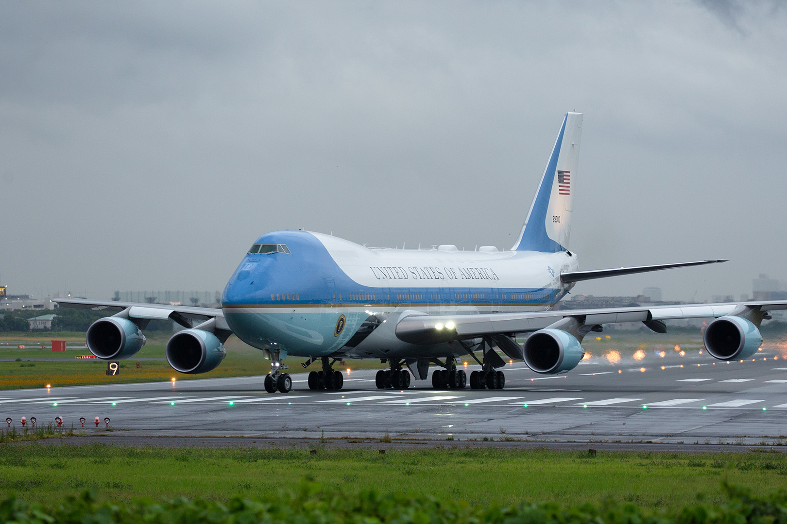 アメリカ大統領専用機 VC-25 エアフォースワン （伊丹空港　猪名川堤防）_a0003166_23500438.jpg
