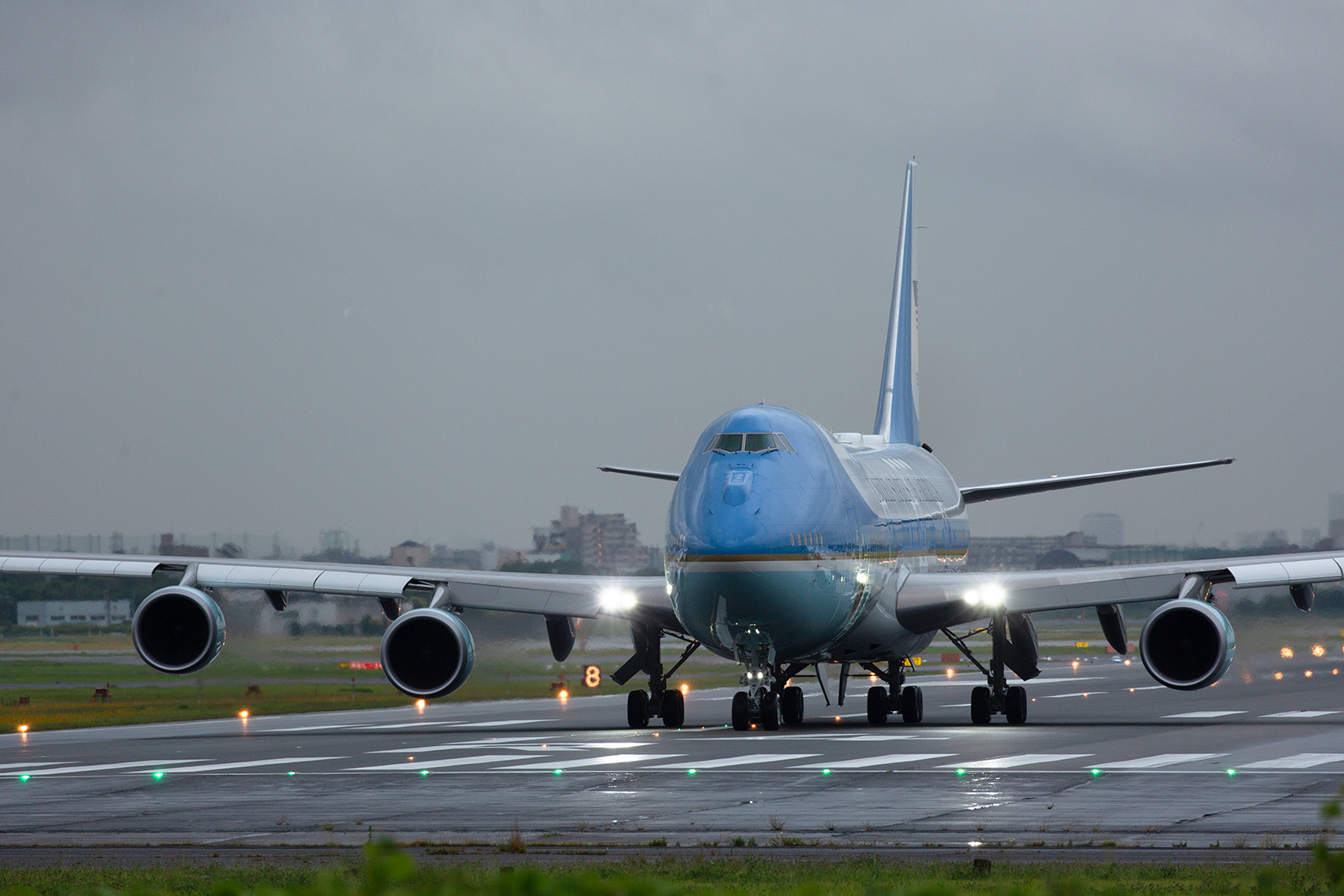 アメリカ大統領専用機 VC-25 エアフォースワン （伊丹空港　猪名川堤防）_a0003166_23500528.jpg
