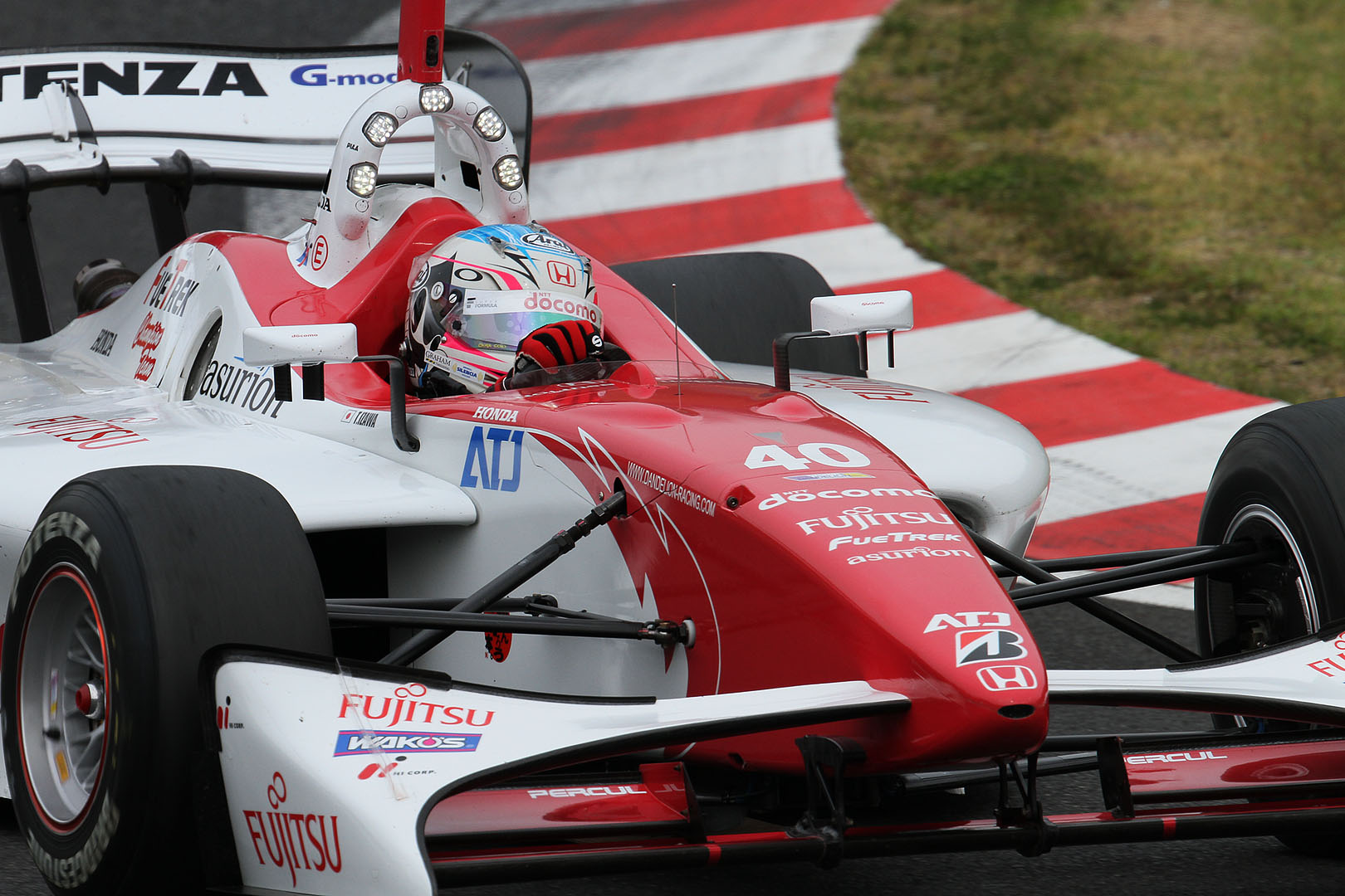 鈴鹿２＆４レース　スーパーフォーミュラ、ＪＳＢ１０００　（ヘアピン）_a0003166_23502898.jpg