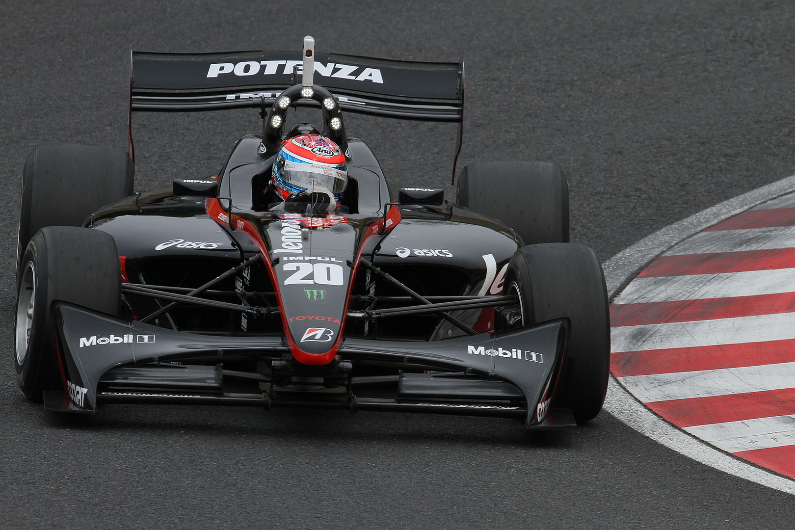 鈴鹿２＆４レース　スーパーフォーミュラ、ＪＳＢ１０００　（ヘアピン）_a0003166_23504879.jpg
