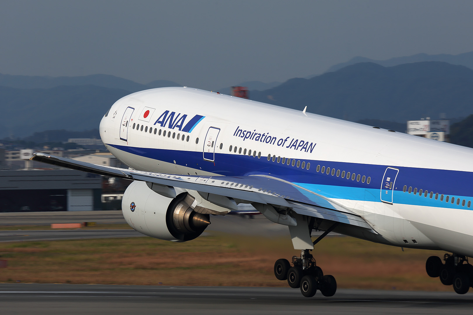 飛行機 （伊丹空港）_a0003166_23531920.jpg