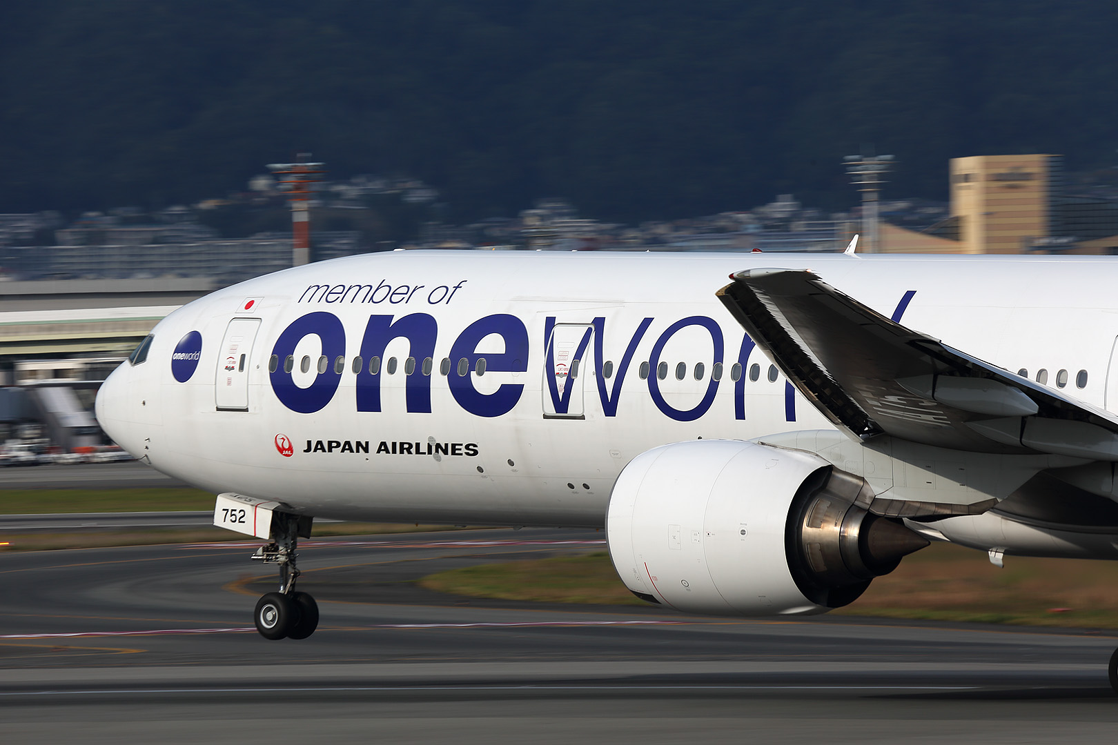飛行機 （伊丹空港）_a0003166_23532190.jpg