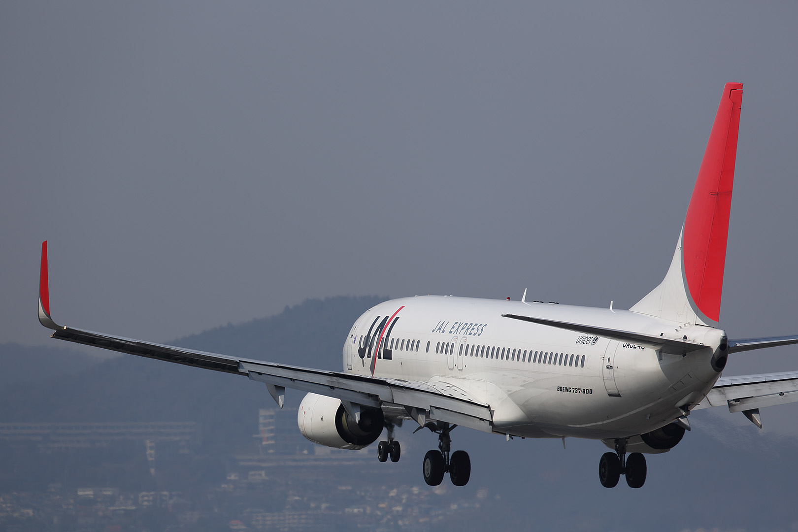 Ｂ７３７　（伊丹空港、千里川）_a0003166_2362491.jpg