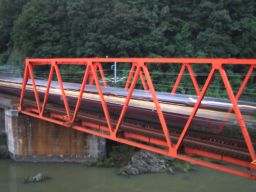 なし　橋を渡る電車_a0003166_243228.jpg