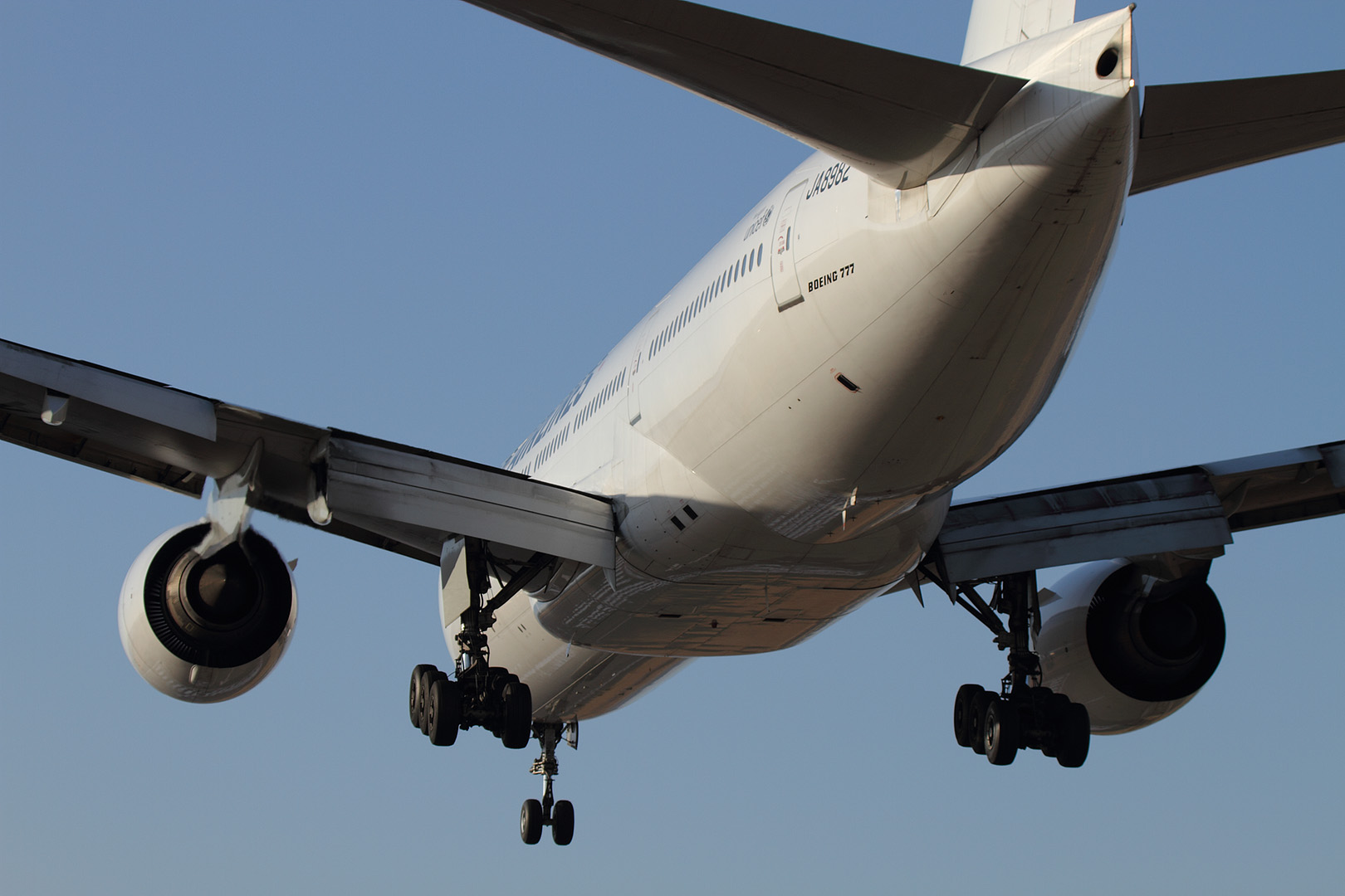 飛行機 （伊丹空港 千里川）_a0003166_7484449.jpg