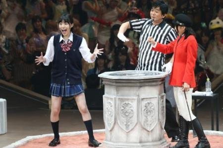 ＡＫＢのじゃんけん大会はプロレス → レフリーの服装から明らか？_a0003166_7553776.jpg